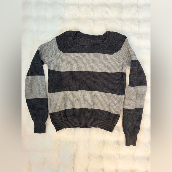 Light weight gray and black womans stripped sweater - Picture 1 of 5